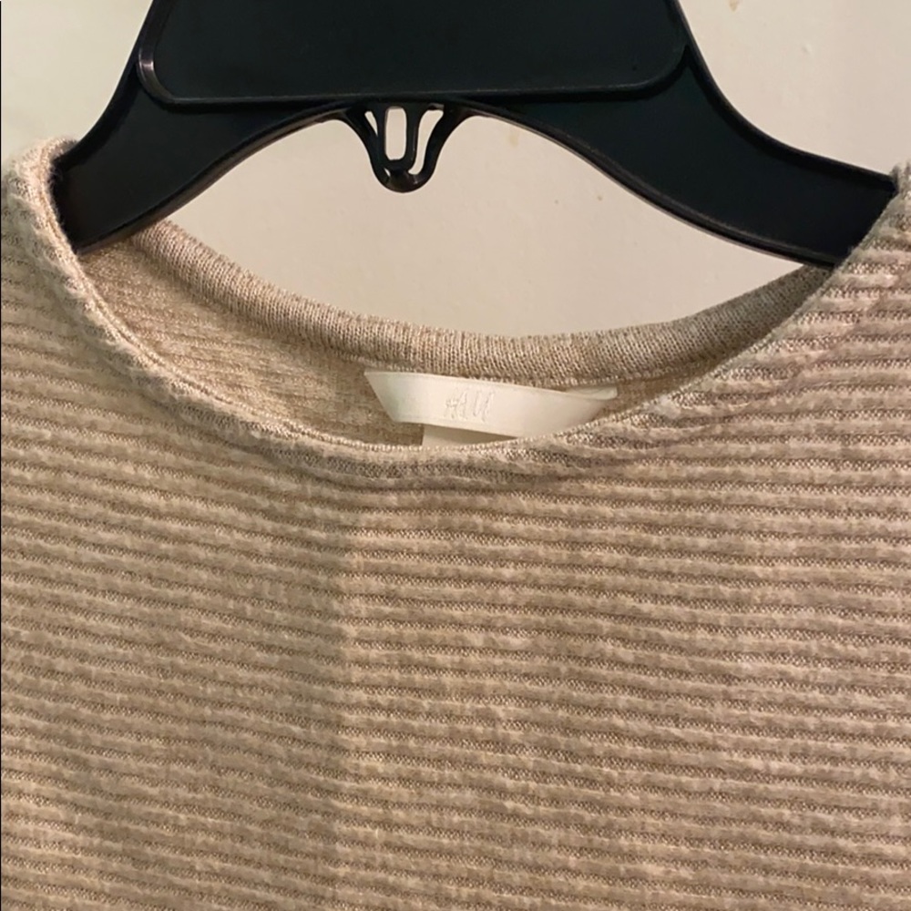 Beige sweater - Picture 3 of 3